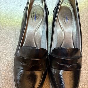 Life Stride Velocity with memory Foam Shiny Black Heels - size 9m